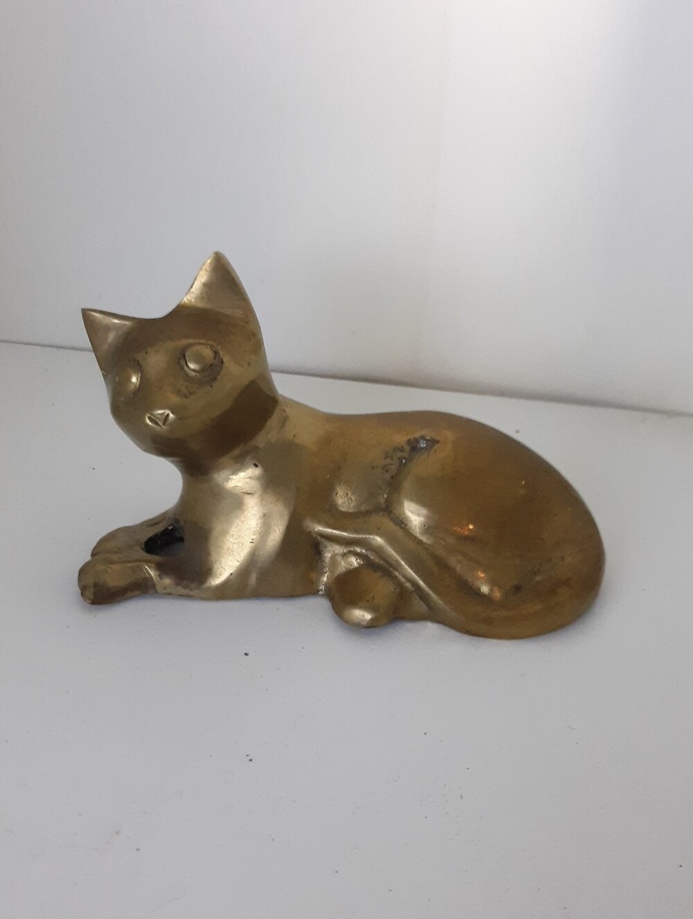 Vintage Brass Cat Figurine Reclining Paperweight Made in India Mid Century
